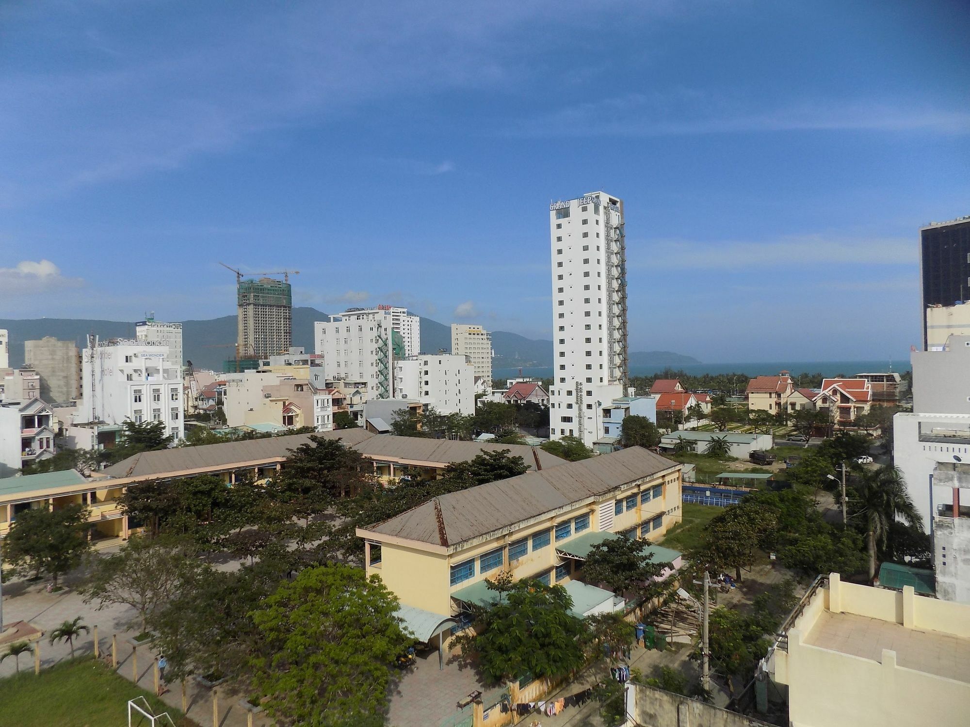 La Suite Hotel Danang Bagian luar foto
