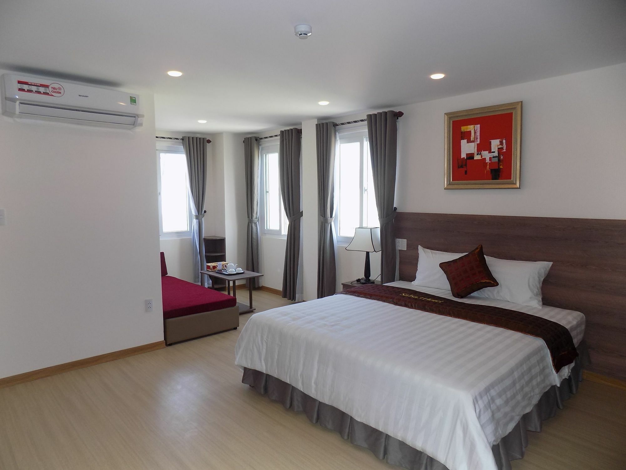 La Suite Hotel Danang Bagian luar foto